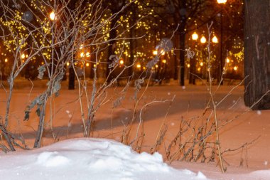 Sarı Aydınlık Kırsal Bölgeye Kar Düşüyor