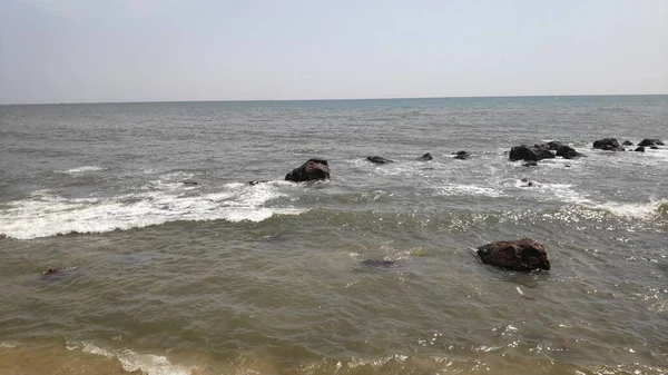 Piękna Woda Morska Morza Arabskiego Regionie Kunkuneshwar Konkan Maharashtra Indie — Zdjęcie stockowe