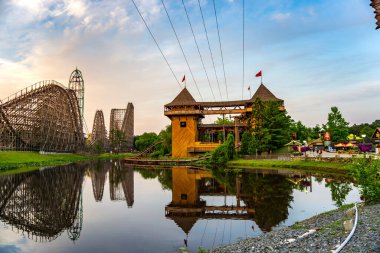 Jack Township, New JERSEY, ABD. Six Flags Büyük Macera Parkı 'nın manzarası. Six Flags Great Adventure, Six Flags tarafından işletilen ve Jackson, New Jersey 'de bulunan bir lunapark..