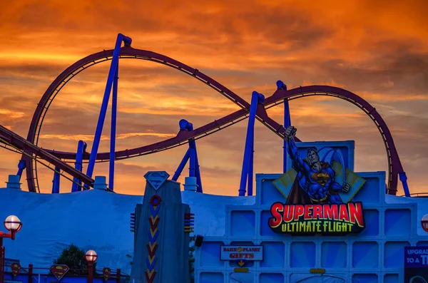 Les Clients Amusent Superman Montagnes Russes Dans Six Flags Great — Photo