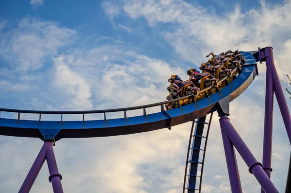 Goście Mogą Cieszyć Się Jazdą Kolejką Górską Bizarro Six Flags — Zdjęcie stockowe