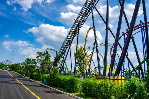 Zielona Latarnia Stalowa Kolejka Górska Znajdująca Się Six Flags Great — Zdjęcie stockowe