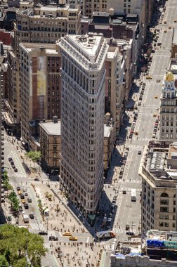 New York şehir binaları üzerindeki hava panoramik manzarası Flatiron binasının merkezindeydi.