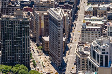 New York şehir binaları üzerindeki hava panoramik manzarası Flatiron binasının merkezindeydi.
