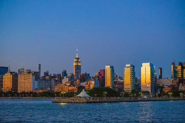 Panoramaudsigt New York Byhuse Skyskrabere - Stock-foto