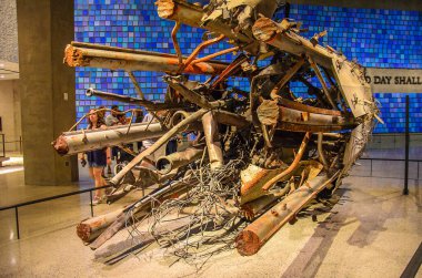 Kuzey Kulesi radyo ve televizyon anteninin bir bölümü, New York 'taki Ulusal 11 Eylül Anıt Müzesi - Amerika Birleşik Devletleri.