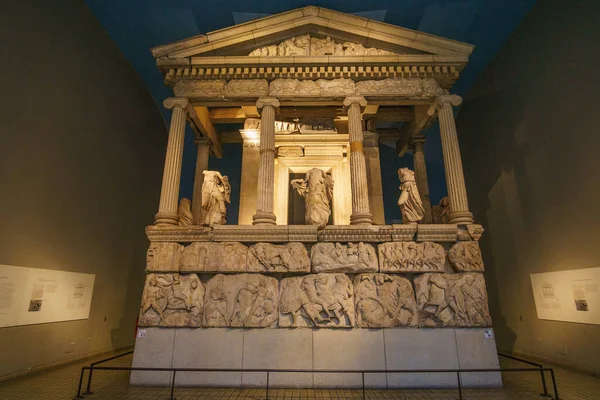 Parthenon Galerileri. İngiliz Müzesi, Londra, İngiltere, İngiltere 'deki Elgin Mermerleri.