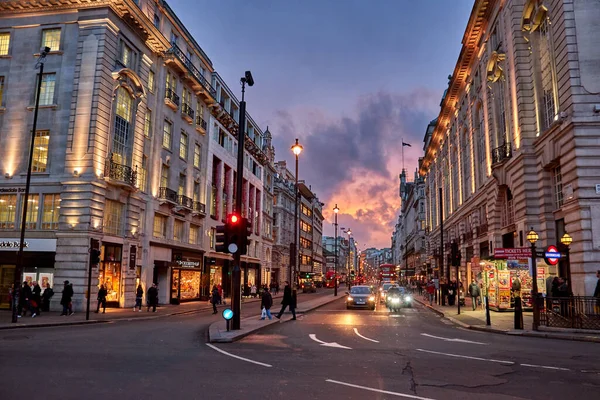 Piękny Widok Pobliżu Londyńskiego Piccadilly Circus Nocy Długa Ekspozycja Hdr — Zdjęcie stockowe