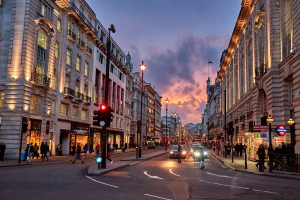 Piękny Widok Pobliżu Londyńskiego Piccadilly Circus Nocy Długa Ekspozycja Hdr — Zdjęcie stockowe