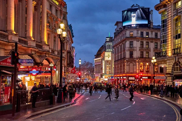 Schöne Aussicht Der Nähe Von London Piccadilly Circus Bei Nacht — Stockfoto