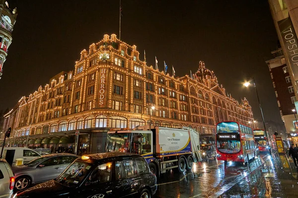 Nachtverkehr Und Straßenbild Einem Typischen Regentag Vereinigten Königreich Der Nähe — Stockfoto