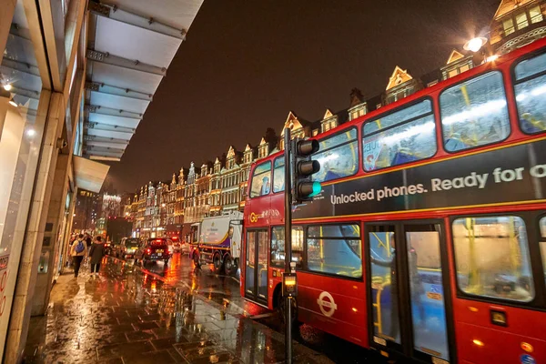 Night Traffic Street Scenery Typical Rainy Day United Kingdom Harrods — Stock Photo, Image