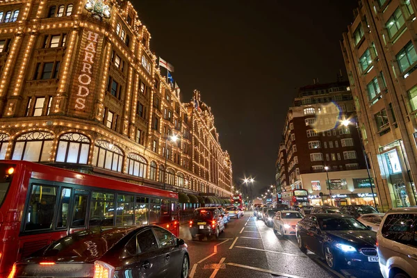 Night Traffic Street Scenery Typical Rainy Day United Kingdom Harrods — Stock Photo, Image