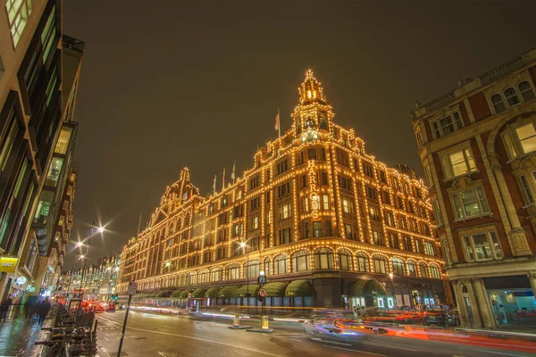 Night Traffic Street Scenery Typical Rainy Day United Kingdom Harrods — Stock Photo, Image