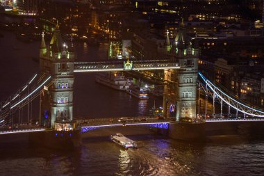 İngiltere, Londra 'daki ünlü Tower Köprüsü.