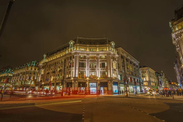 ロンドンのオックスフォード通り近くの夜景 オックスフォード ストリートはロンドン西端の主要道路である 長時間露光写真 イギリスのロンドン — ストック写真