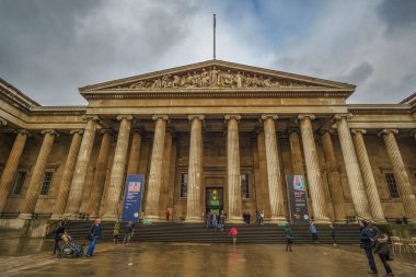 British Museum 'un dış görünüşü, Great Russell sokağı, Londra, İngiltere, İngiltere, Avrupa