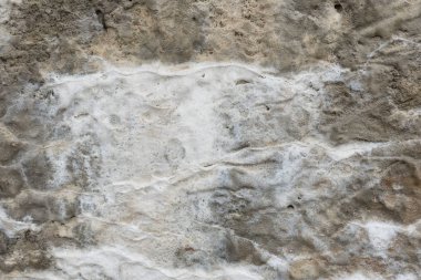 Duvar parçası attritions ve çatlaklar ile