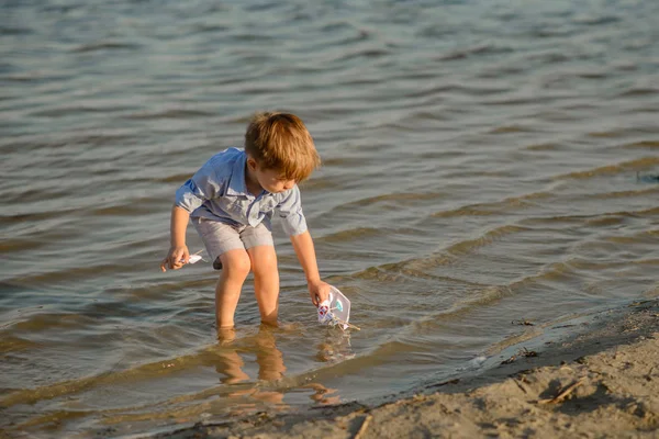 Tre Gamla Barn Pojke Spelar Stranden Vila Sommarlovet — Stockfoto