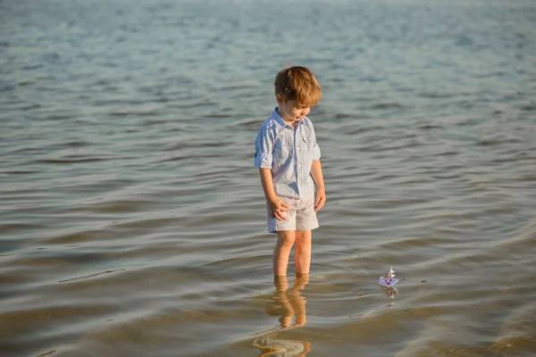 Tříletý Chlapec Batole Hraje Pláži Umístěte Letní Prázdniny — Stock fotografie