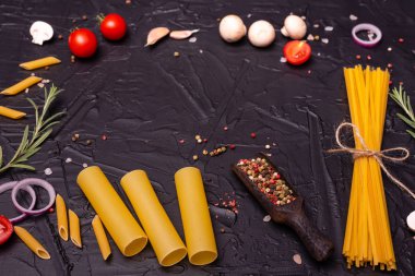 Gıda, makarna, makarna, spagetti. Arka plan olarak kullanılan makarna kompozisyon