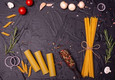 Gıda, makarna, makarna, spagetti. Arka plan olarak kullanılan makarna kompozisyon