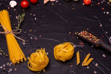 Gıda, makarna, makarna, spagetti. Arka plan olarak kullanılan makarna kompozisyon