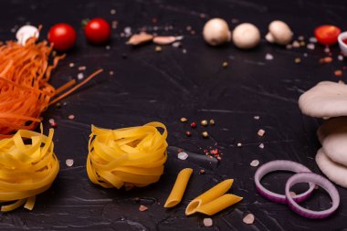 Gıda, makarna, makarna, spagetti. Arka plan olarak kullanılan makarna kompozisyon