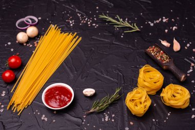 Gıda, makarna, makarna, spagetti. Arka plan olarak kullanılan makarna kompozisyon