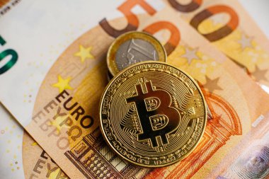 Bitcoin, para birimi, dijital, finans, ekonomi. Altın bitcoin sikke Euro üzerinde Kapat