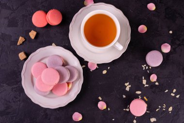 Düğün, St. Valentine's Day, Doğum günü, hazırlama, tatil. Bir beton zemin üzerine güzel pembe lezzetli Bademli kurabiye