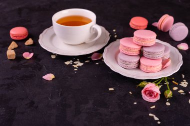 Düğün, St. Valentine's Day, Doğum günü, hazırlama, tatil. Bir beton zemin üzerine güzel pembe lezzetli Bademli kurabiye