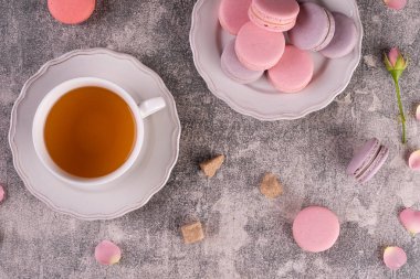 Düğün, St. Valentine's Day, Doğum günü, hazırlama, tatil. Bir beton zemin üzerine güzel pembe lezzetli Bademli kurabiye