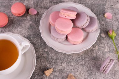 Düğün, St. Valentine's Day, Doğum günü, hazırlama, tatil. Bir beton zemin üzerine güzel pembe lezzetli Bademli kurabiye