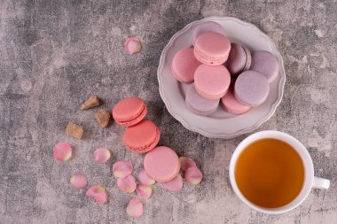 Düğün, St. Valentine's Day, Doğum günü, hazırlama, tatil. Bir beton zemin üzerine güzel pembe lezzetli Bademli kurabiye