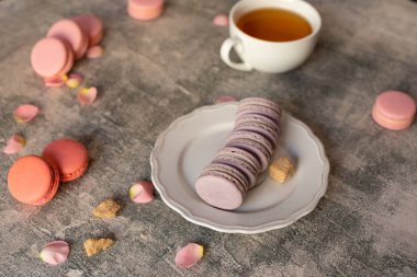 Düğün, St. Valentine's Day, Doğum günü, hazırlama, tatil. Bir beton zemin üzerine güzel pembe lezzetli Bademli kurabiye