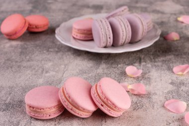 Düğün, St. Valentine's Day, Doğum günü, hazırlama, tatil. Bir beton zemin üzerine güzel pembe lezzetli Bademli kurabiye