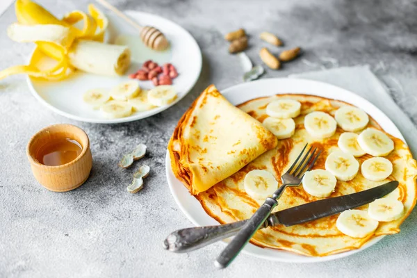 Comida Postre Pasteles Tortitas Tarta Deliciosos Panqueques Con Plátano Miel — Foto de Stock