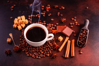 Canlandırıcı sabah tatlılar ile kahve. Arka plan olarak kullanılabilir