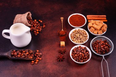 Canlandırıcı sabah tatlılar ile kahve. Arka plan olarak kullanılabilir