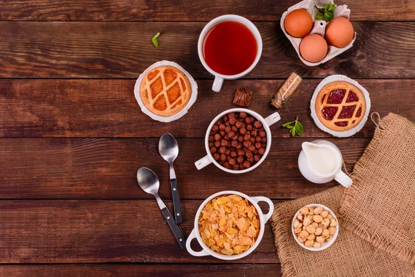 Desayuno Sabroso Útil Con Hojuelas Leche Frutos Secos Frutos Secos — Foto de Stock