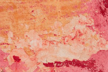 Çatlakları ve çizikleri olan beton bir duvarın dokusu arka plan olarak kullanılabilir.