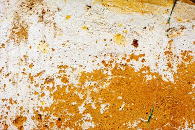 Çatlakları ve çizikleri olan beton bir duvarın dokusu arka plan olarak kullanılabilir.