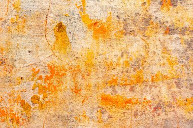 Çatlakları ve çizikleri olan beton bir duvarın dokusu arka plan olarak kullanılabilir.