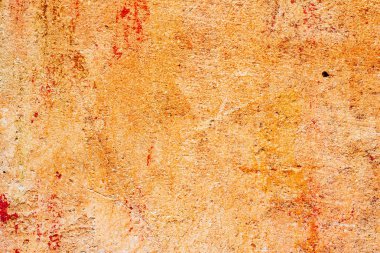 Çatlakları ve çizikleri olan beton bir duvarın dokusu arka plan olarak kullanılabilir.