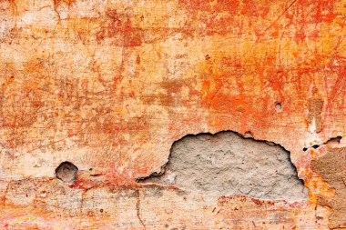 Çatlakları ve çizikleri olan beton bir duvarın dokusu arka plan olarak kullanılabilir.