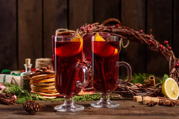 Christmas Hot Mulled Wine Cinnamon Cardamom Anise Wooden Background — Stock Photo, Image