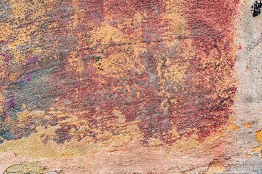 Çatlakları ve çizikleri olan beton bir duvarın dokusu arka plan olarak kullanılabilir.