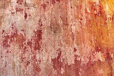 Çatlakları ve çizikleri olan beton bir duvarın dokusu arka plan olarak kullanılabilir.