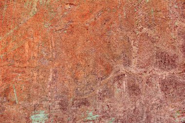 Çatlakları ve çizikleri olan beton bir duvarın dokusu arka plan olarak kullanılabilir.